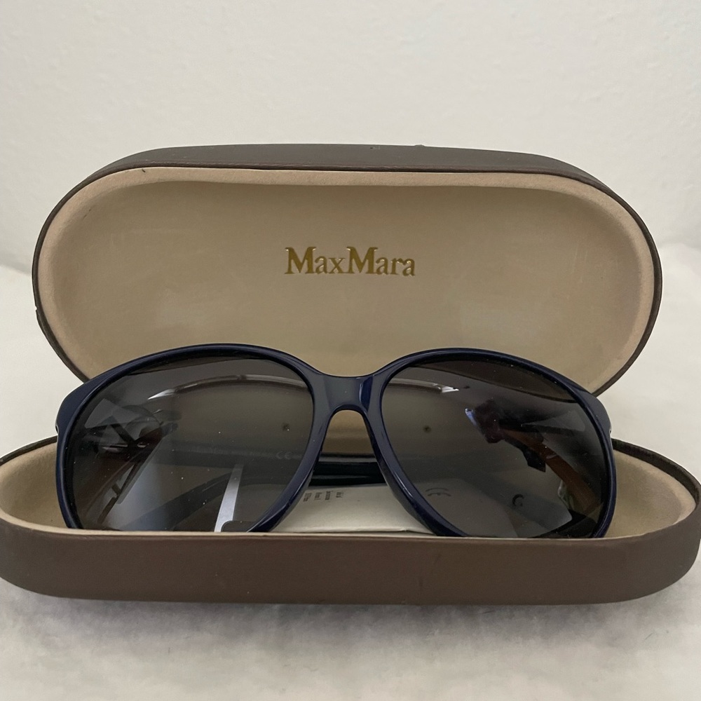 MaxMara sunglasses no tag but i never wear them! It’s new!